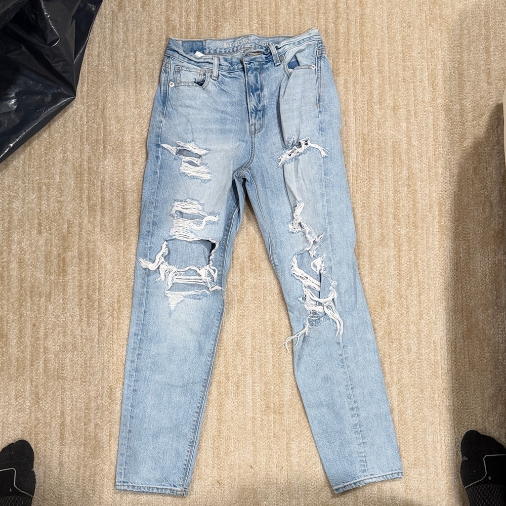 American Eagle Outfitters Light Wash Ripped Boyfriend Jeans